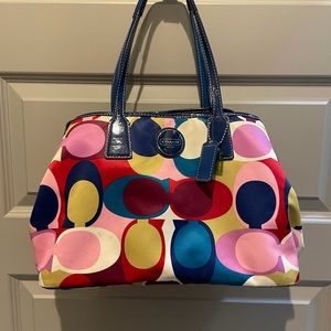 COACH Medium HANDBAG very good condition